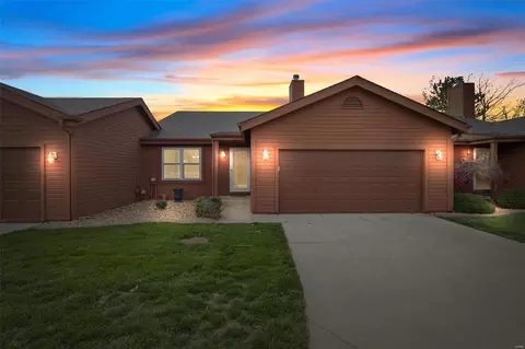 2082 Bayonne Dr #D, Saint Charles, MO 63303