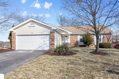 9 Fair Isle Ct, Ellisville, MO 63021