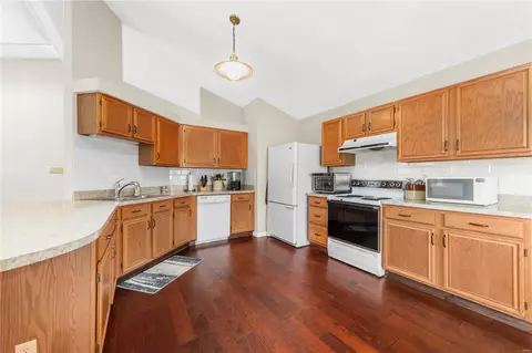 Kitchen - 9 Fair Isle Ct, Ellisville, MO 63021 photo 2 of 3