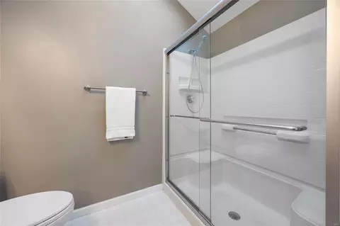 Bath - 9 Fair Isle Ct, Ellisville, MO 63021 photo 2 of 3