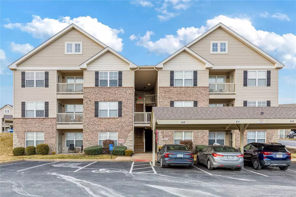 Exterior - 321 Bramblett Hls, O'fallon, MO 63366 photo 2 of 7