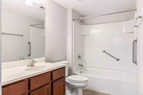 Bath - 321 Bramblett Hls, O'fallon, MO 63366 photo 3 of 3