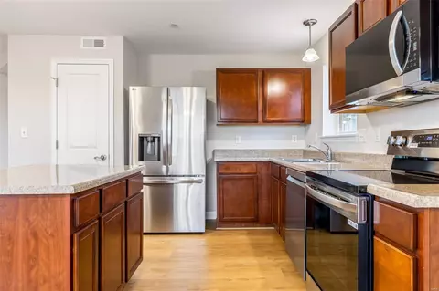 Kitchen - 321 Bramblett Hls, O'fallon, MO 63366 photo 1 of 2