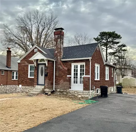 7242 Normandy Pl, Saint Louis, MO 63121