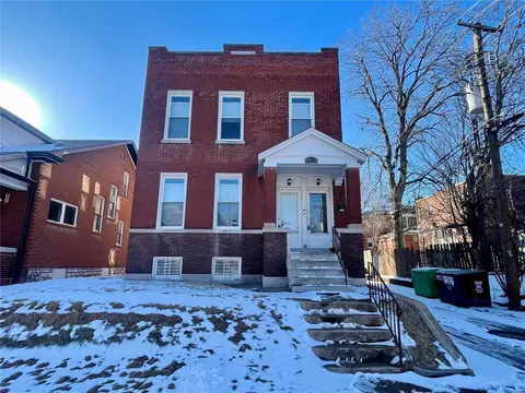 4415 S Compton Ave, Saint Louis, MO 63111
