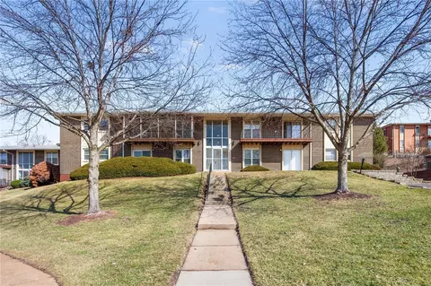 10371 Forest Brook Ln #C, Saint Louis, MO 63146