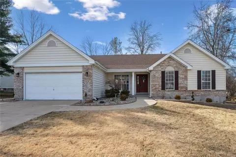 4407 Margaret Ridge Dr, Florissant, MO 63034