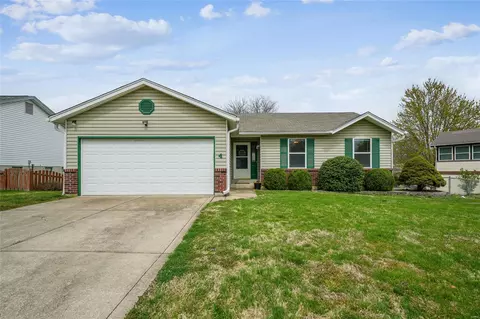 4 Pine Tree Ct, Saint Peters, MO 63376