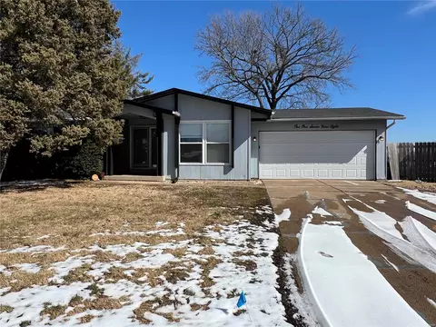 11798 Vizcuya Ct, Florissant, MO 63033