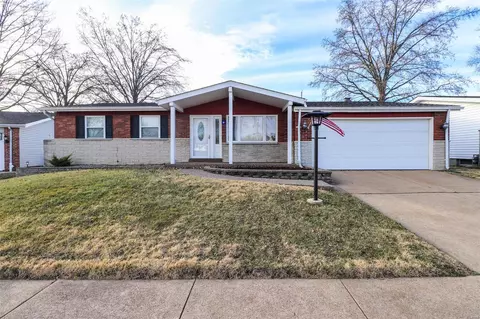 2633 Chanute Dr, Saint Louis, MO 63125