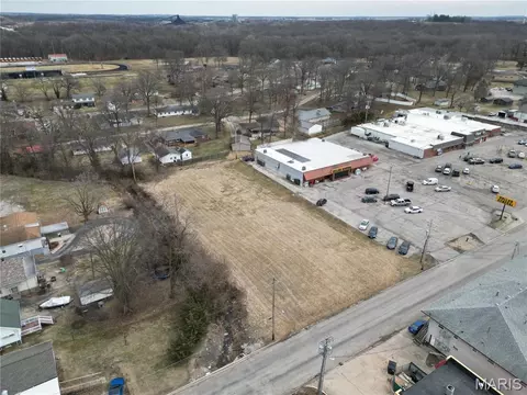 1131 Rountree St, Hillsboro, IL 62049