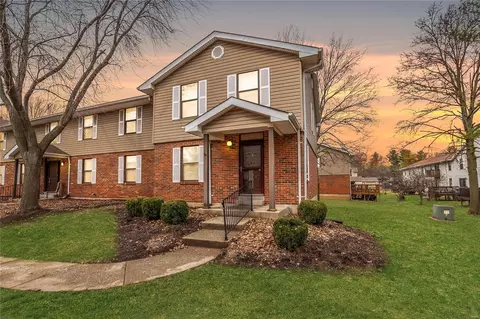 2022 New Sun Dr, Florissant, MO 63031