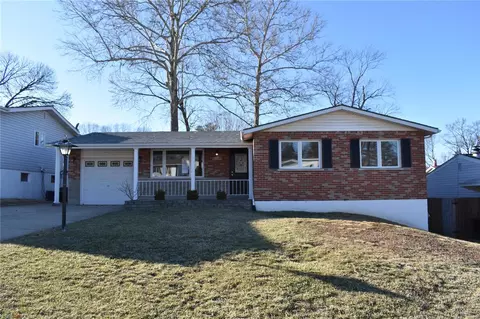10925 Arctic Dr, Saint Louis, MO 63123