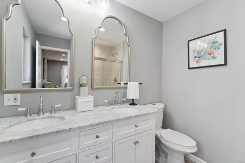 Bath - 805 Pebblefield Ter, Manchester, MO 63021 photo 2 of 4
