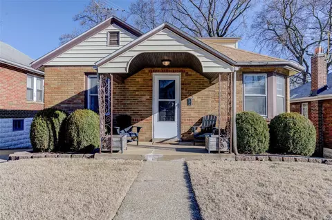 8725 Susan Ave, Saint Louis, MO 63114