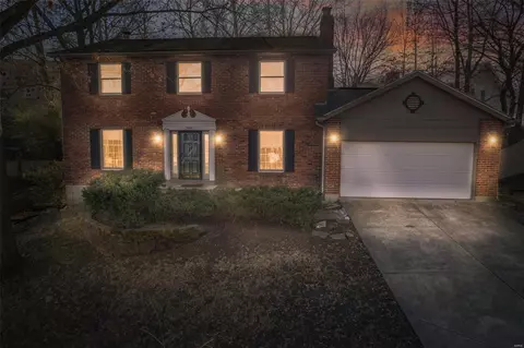 3636 Falcon Ridge Ct, Saint Louis, MO 63129