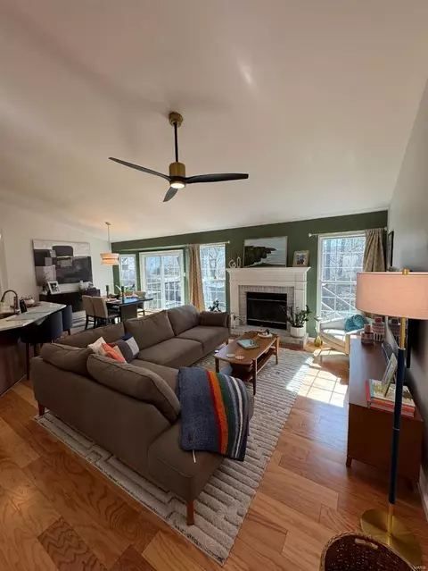 2526 Barrett Place Dr, Ballwin, MO 63021 photo 4