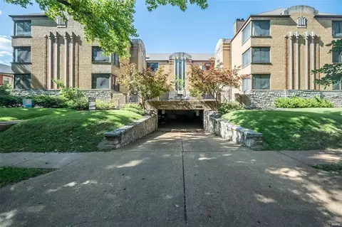 7559 Byron Pl #1W, Saint Louis, MO 63105