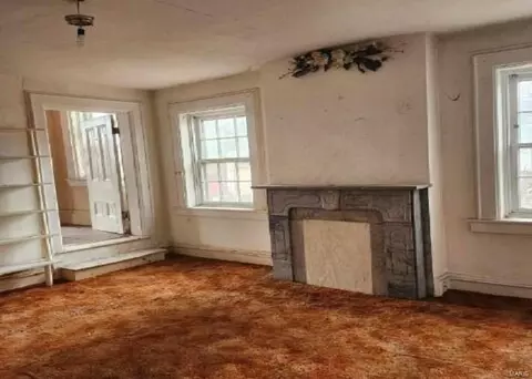 Living - 49 Bascom Dr, Saint Louis, MO 63135 photo 1 of 1