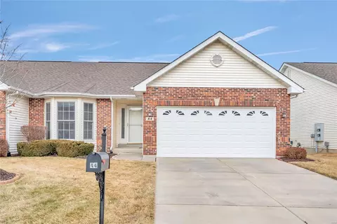 44 Huntgate Dr, Saint Peters, MO 63376