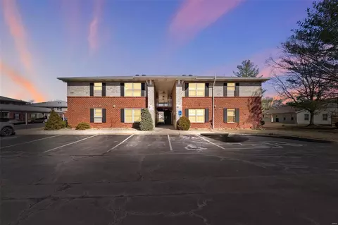 406 S Church St #624, Saint Peters, MO 63376