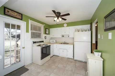 617 Barton Ln, Ballwin, MO 63021 photo 13