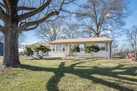 617 Barton Ln, Ballwin, MO 63021 photo 2