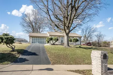 617 Barton Ln, Ballwin, MO 63021 photo 3