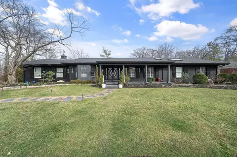 6 Cricklewood Pl, Saint Louis, MO 63131