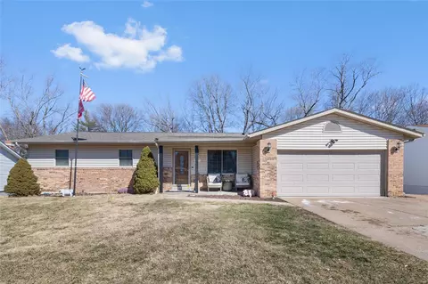 1916 Golden, Saint Peters, MO 63376