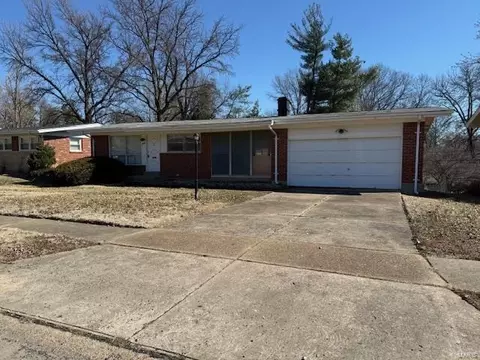 2280 Kenosho Ave, Saint Louis, MO 63114