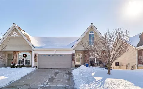 114 Savannah Terrace Dr, Wentzville, MO 63385