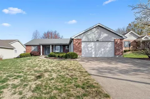 3943 Laux Dr, Bridgeton, MO 63044
