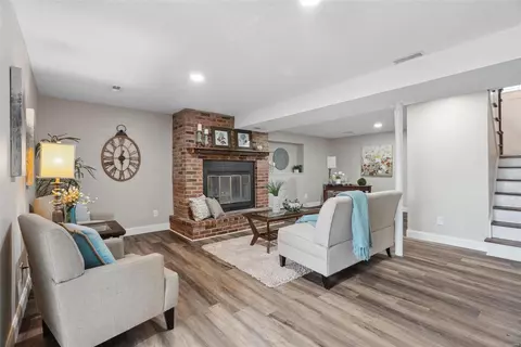 Living - 701 Wild Walnut Ln, Manchester, MO 63021 photo 3 of 4