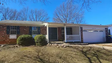 1309 Cypress Trail Ln, Fenton, MO 63026