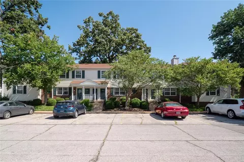 8933 Cardinal Ter, Saint Louis, MO 63144