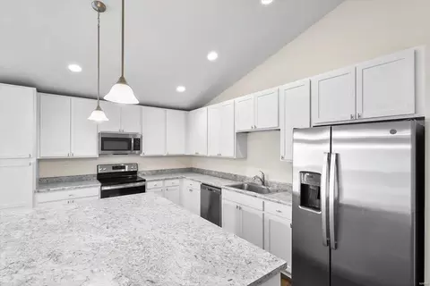 Kitchen - 5324 Lakepath Way, Eureka, MO 63025 photo 3 of 5