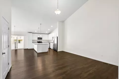 Living - 5324 Lakepath Way, Eureka, MO 63025 photo 1 of 3