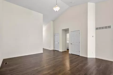 Living - 5324 Lakepath Way, Eureka, MO 63025 photo 2 of 3