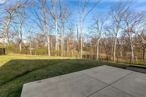 Exterior - 243 Arbors At Bridle Path, Ballwin, MO 63021 photo 2 of 4