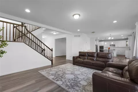 Entry Way - 243 Arbors At Bridle Path, Ballwin, MO 63021 photo 7 of 13