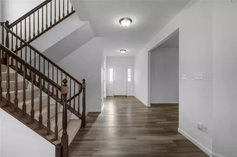 Entry Way - 243 Arbors At Bridle Path, Ballwin, MO 63021 photo 4 of 13