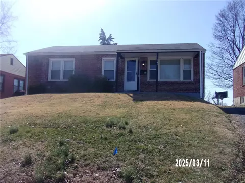 242 Emerling Dr, Saint Louis, MO 63121