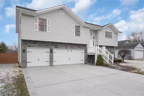 28 Mallard Pointe Dr, O'fallon, MO 63368