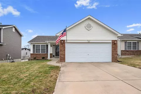 160 Homefield Gardens Dr, O'fallon, MO 63366