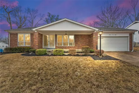 14415 Lost Fox Dr, Florissant, MO 63034