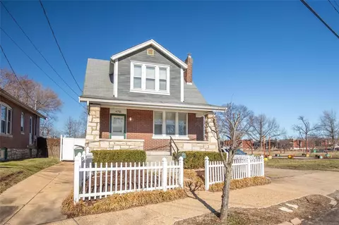 4755 Virginia Ave S, Saint Louis, MO 63111