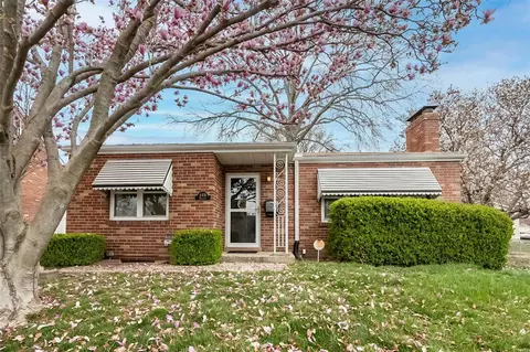 6411 Raywood Ave, Saint Louis, MO 63123