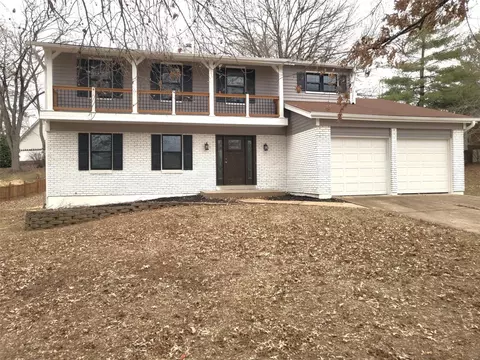538 Winding Trail Ln, Saint Louis, MO 63131
