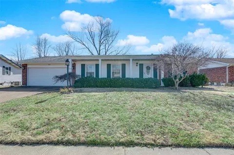 660 Dewayne Dr, Florissant, MO 63031